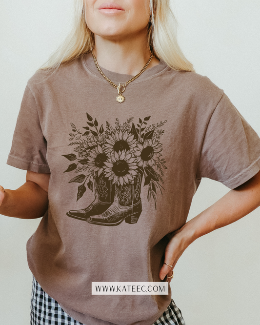 Daisy Boots - Tshirt