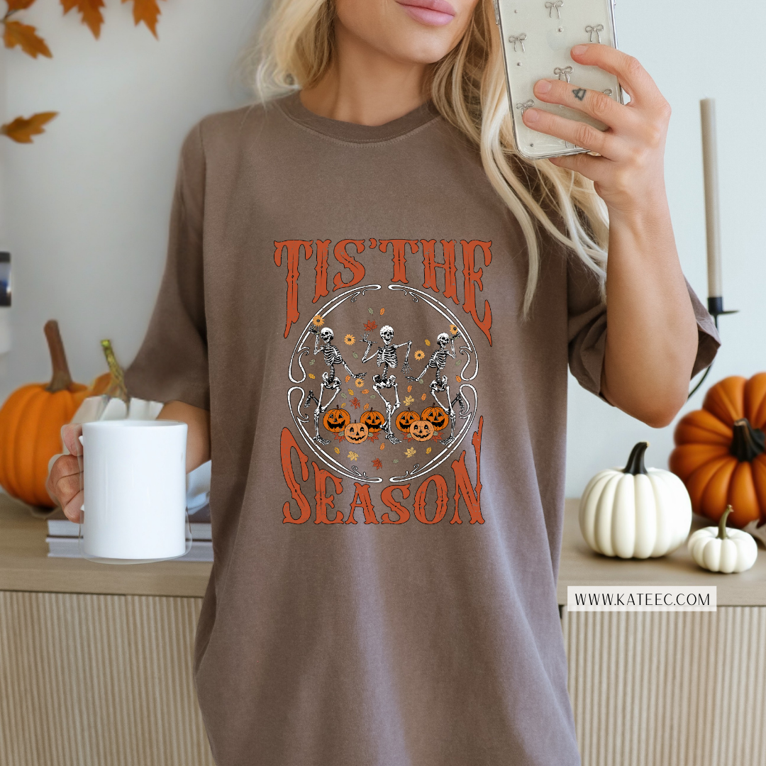 Tis The Season Dancing Skellys - Tshirt