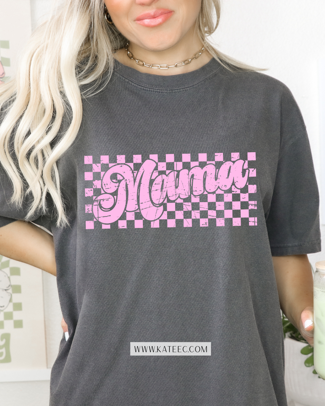 Pink Checkered Mama - Tshirt